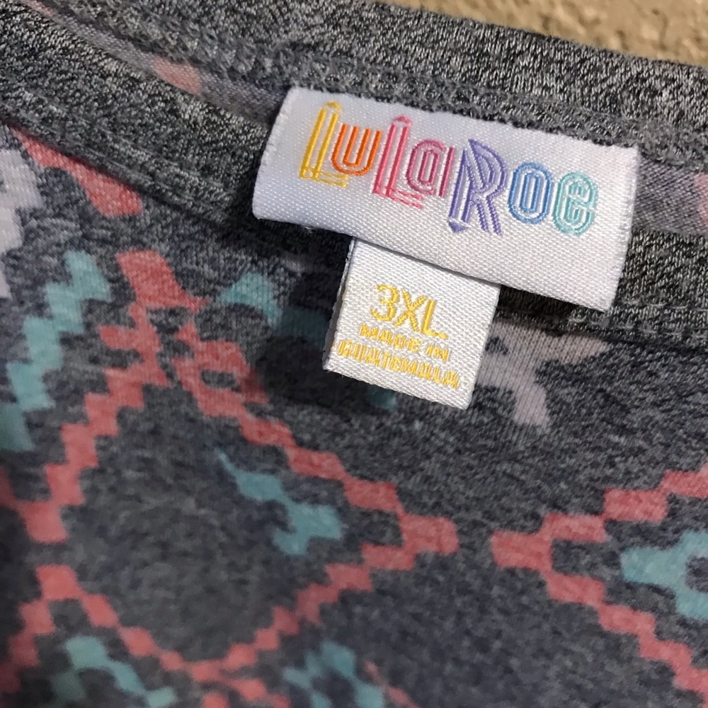 Lularoe Randy Tee - Picture 2 of 3